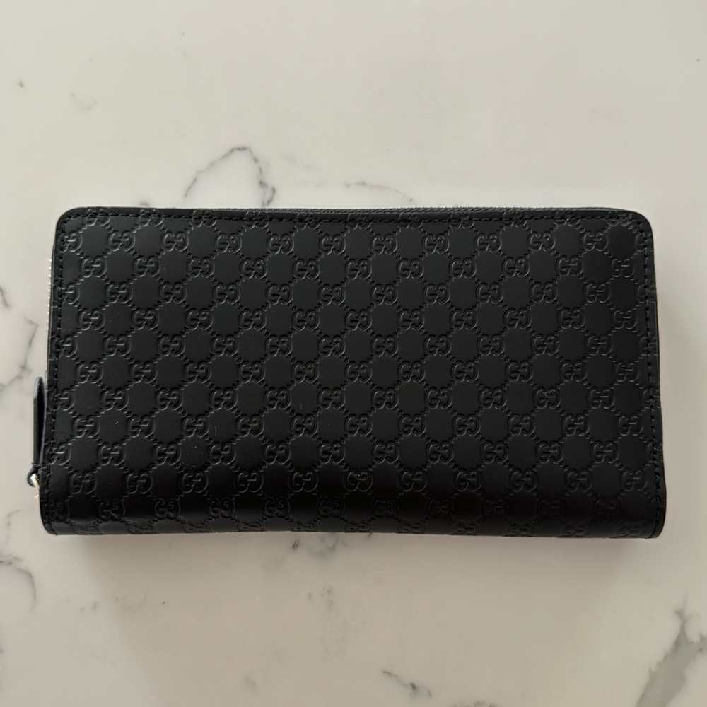 Gucci Womens Micro GG zip around black wallet
